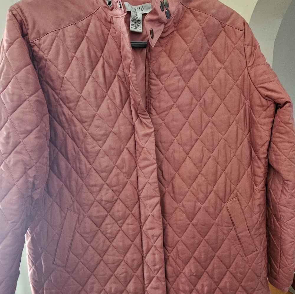 Chic Quilted Rose Jacket - Picture 3 of 5
